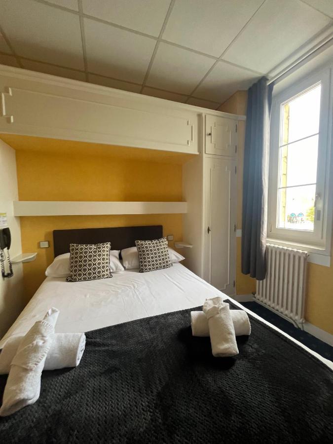 Hotel Le Phare Ouistreham Zewnętrze zdjęcie
