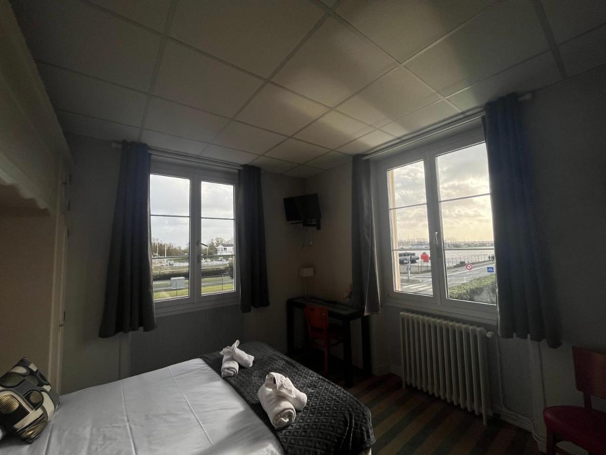 Hotel Le Phare Ouistreham Zewnętrze zdjęcie