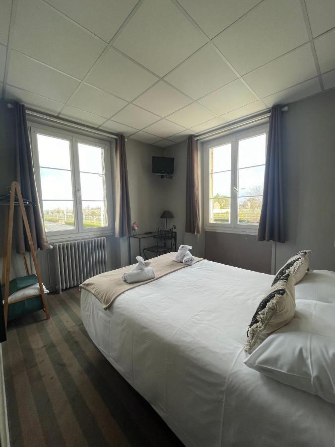 Hotel Le Phare Ouistreham Zewnętrze zdjęcie