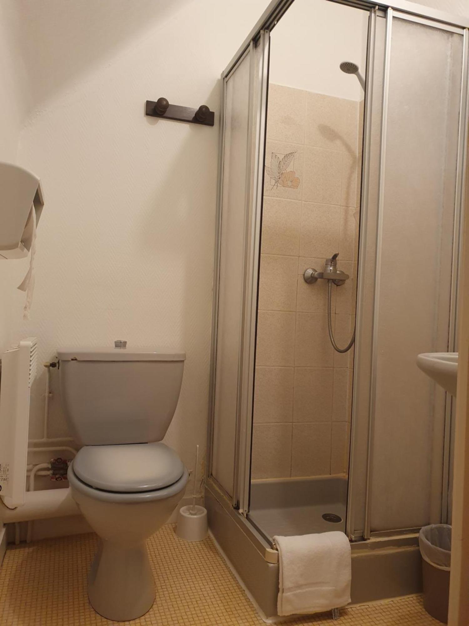 Hotel Le Phare Ouistreham Zewnętrze zdjęcie