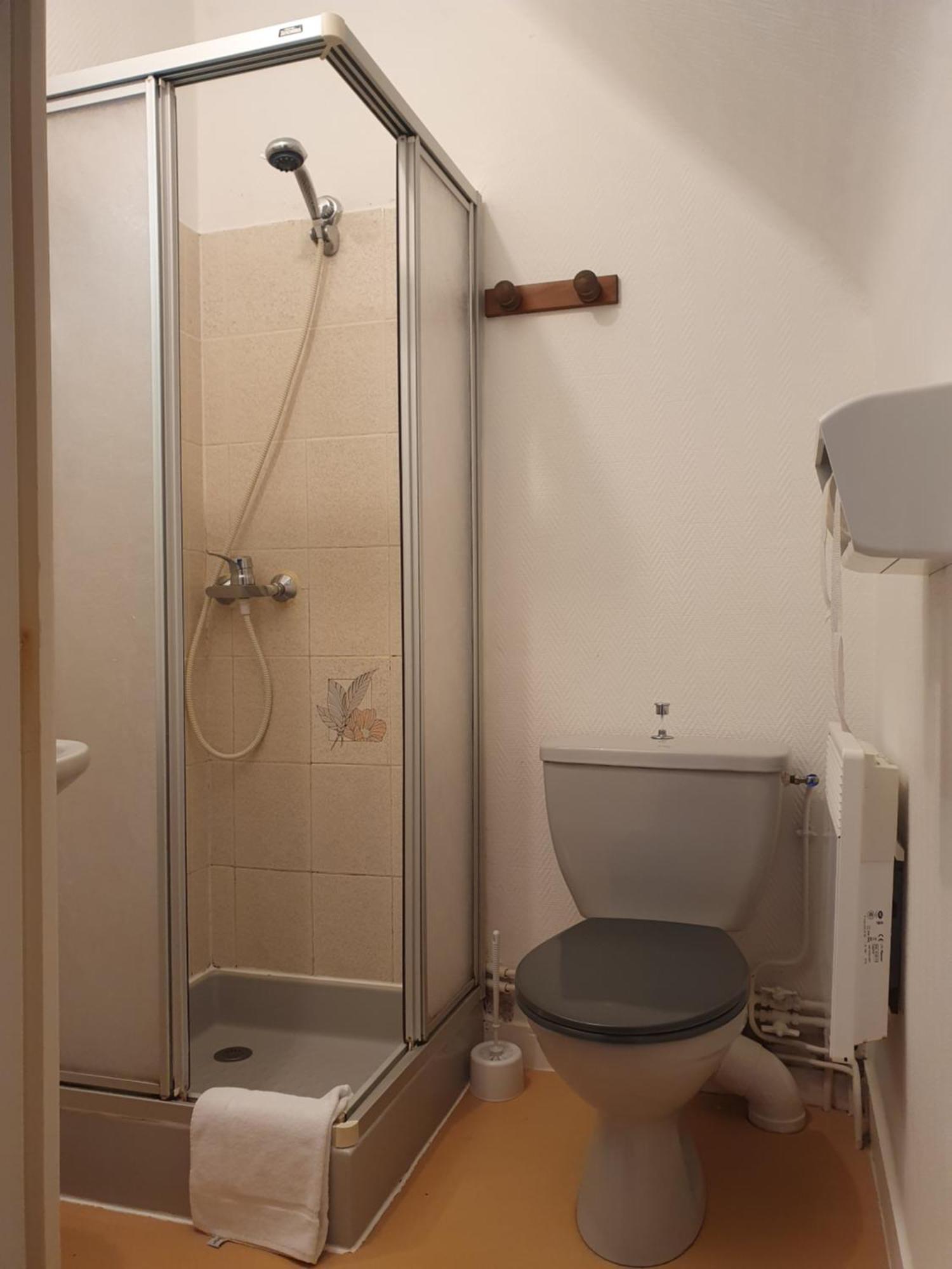Hotel Le Phare Ouistreham Zewnętrze zdjęcie