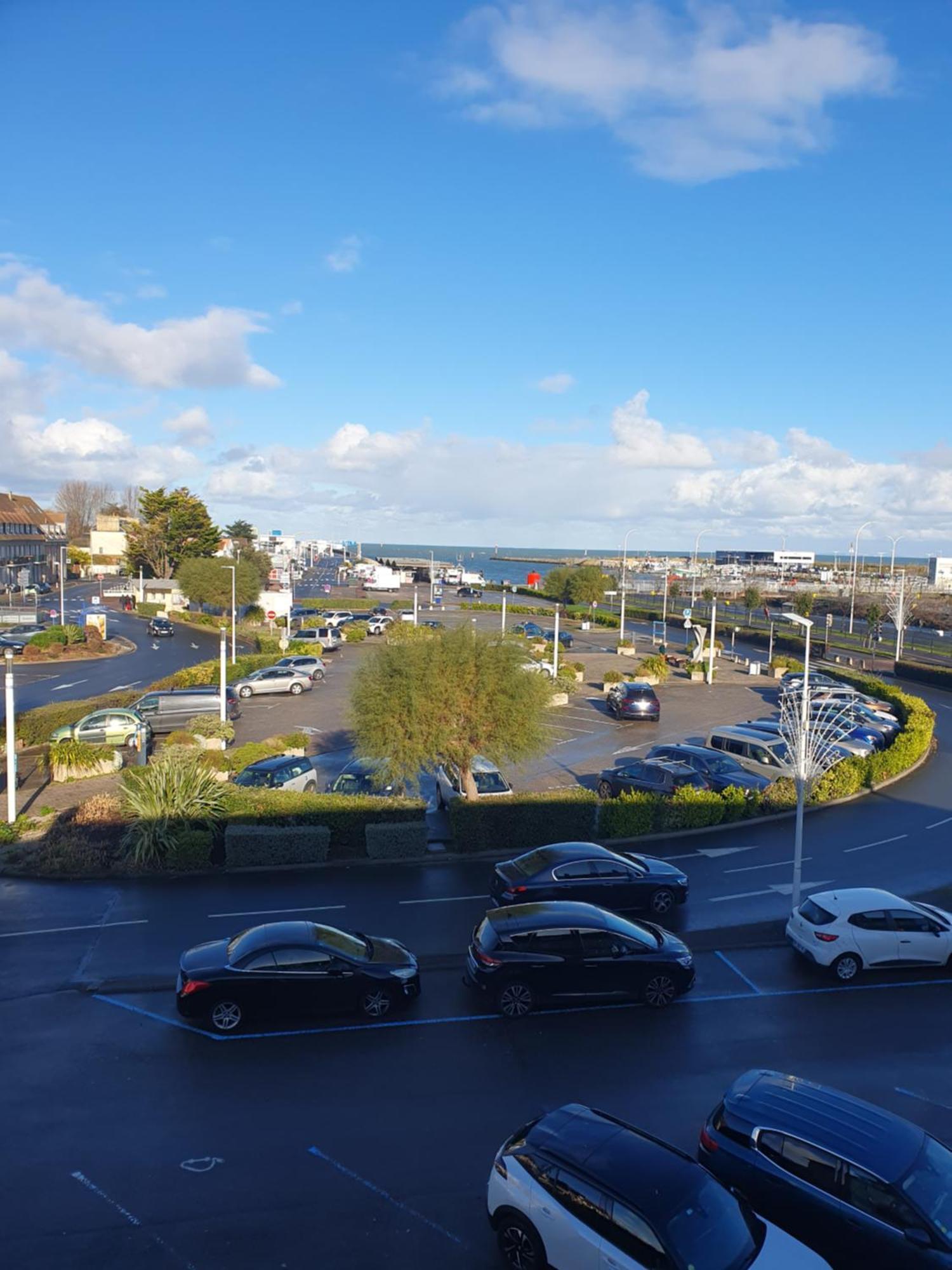 Hotel Le Phare Ouistreham Zewnętrze zdjęcie