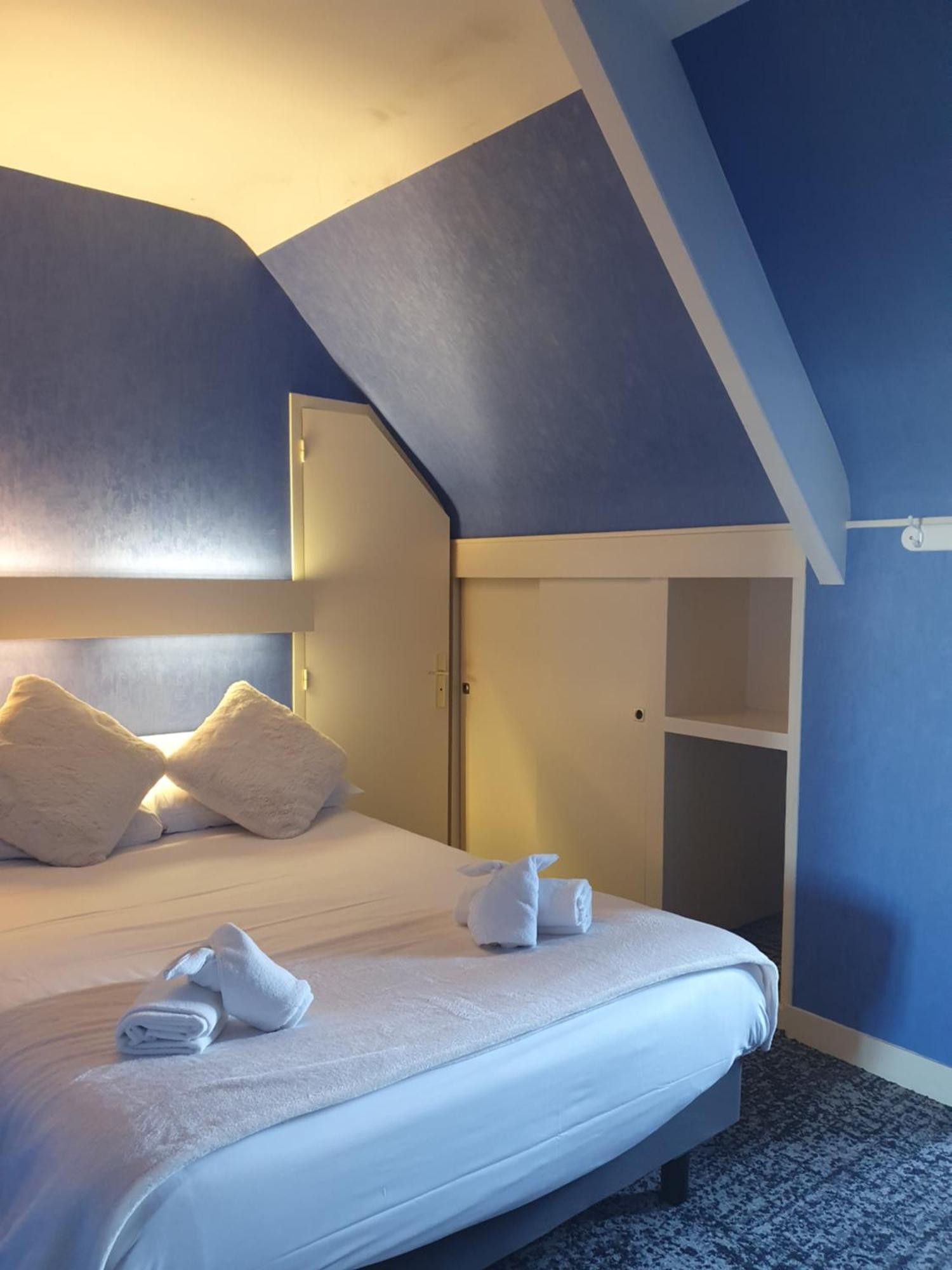 Hotel Le Phare Ouistreham Zewnętrze zdjęcie