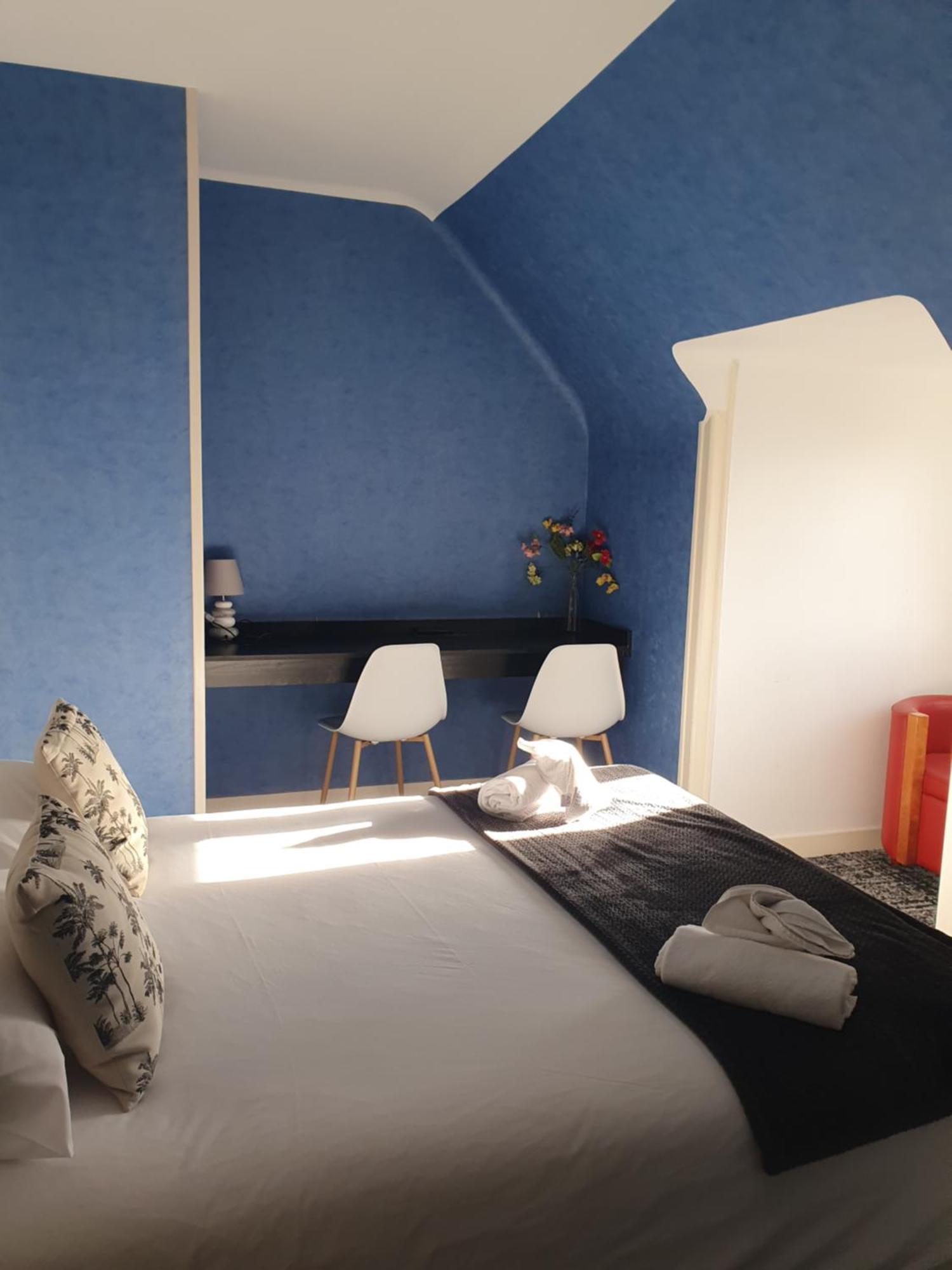 Hotel Le Phare Ouistreham Zewnętrze zdjęcie