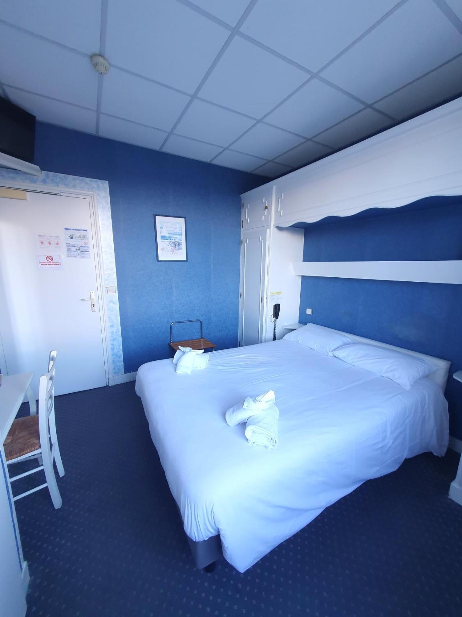 Hotel Le Phare Ouistreham Zewnętrze zdjęcie