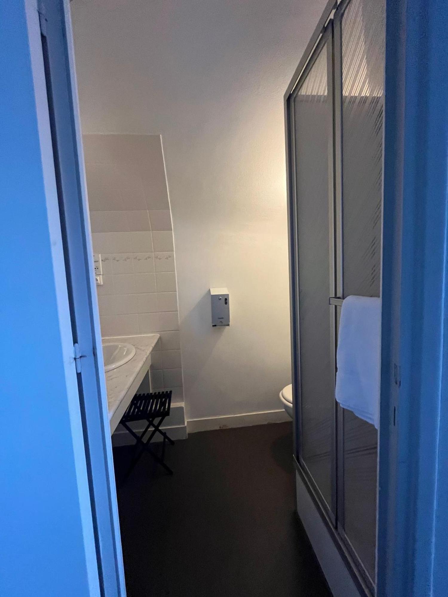 Hotel Le Phare Ouistreham Zewnętrze zdjęcie