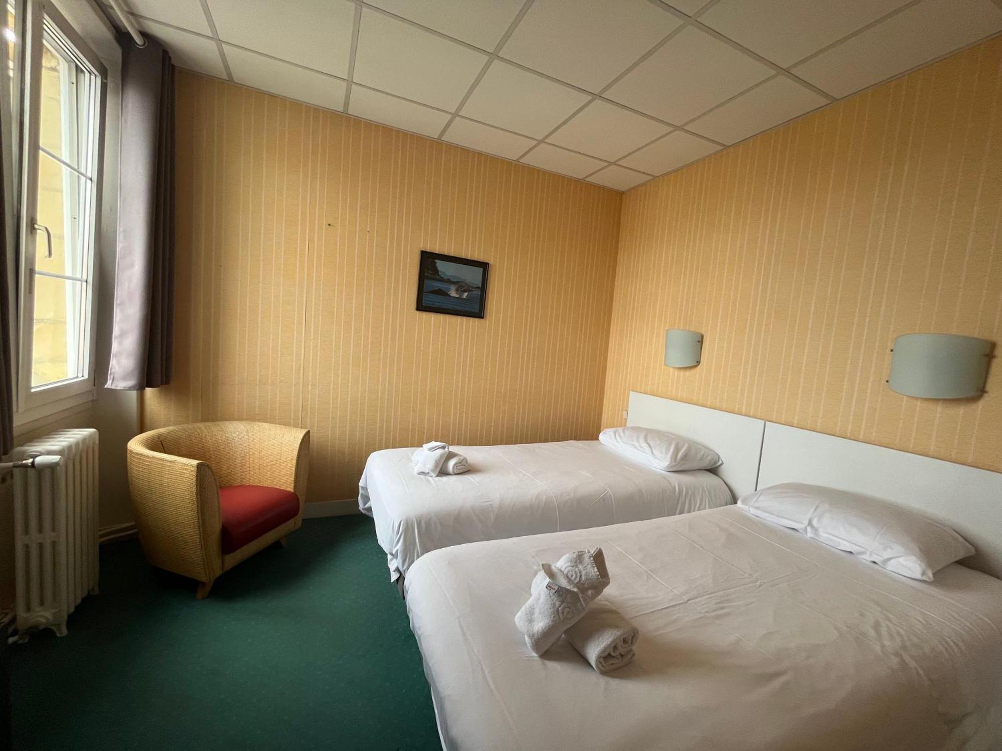 Hotel Le Phare Ouistreham Zewnętrze zdjęcie