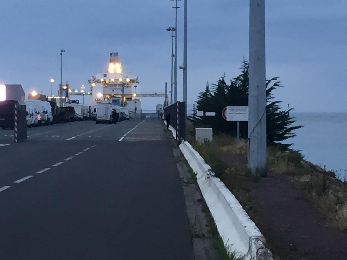 Hotel Le Phare Ouistreham Zewnętrze zdjęcie