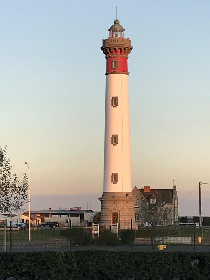 Hotel Le Phare Ouistreham Zewnętrze zdjęcie